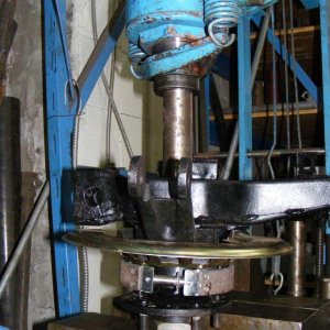 rear spindle - 5 - spindle pressing.jpg